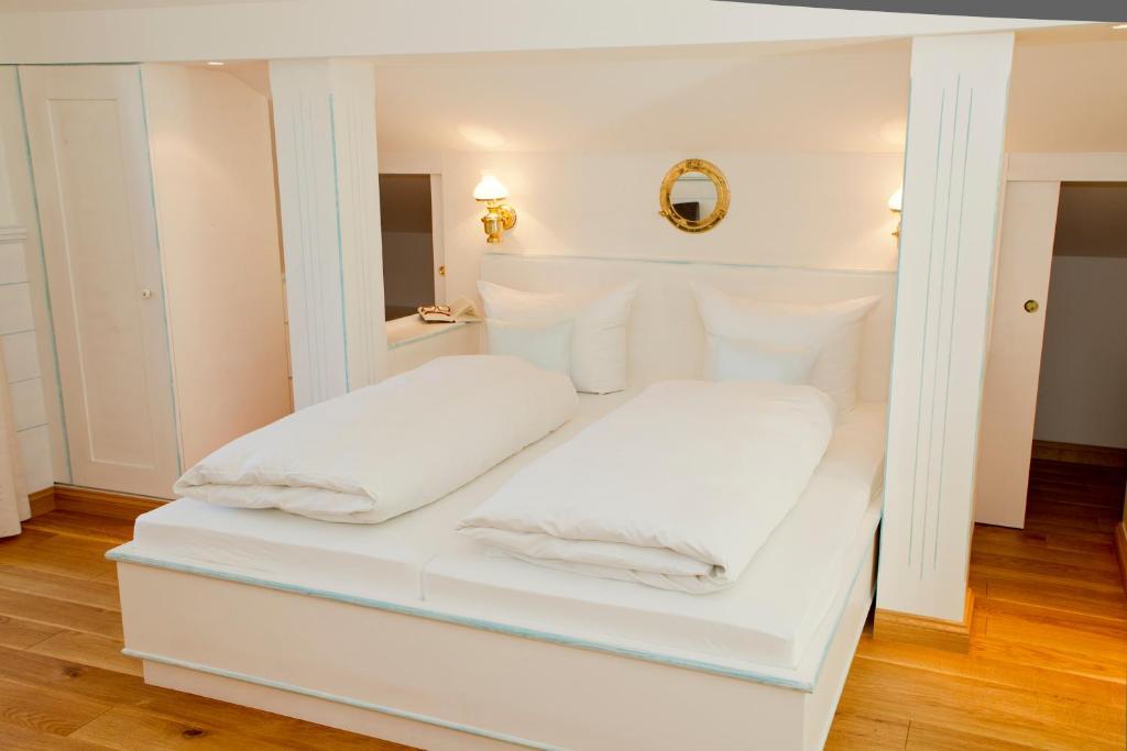 Landhaus Marinella Hotel Garni Bad Wiessee Rom bilde