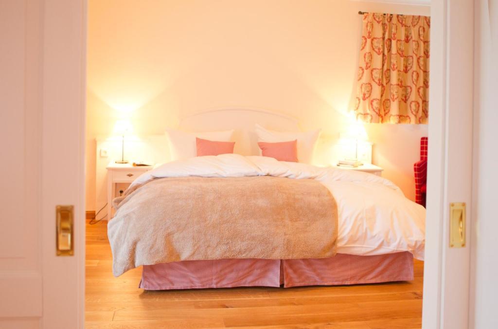 Landhaus Marinella Hotel Garni Bad Wiessee Rom bilde